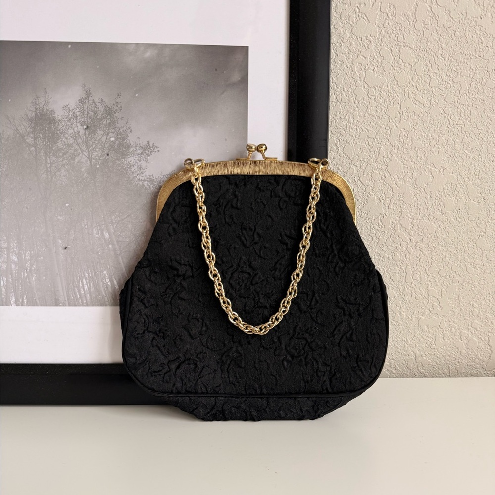 Vintage jacquard black clamshell Opera purse